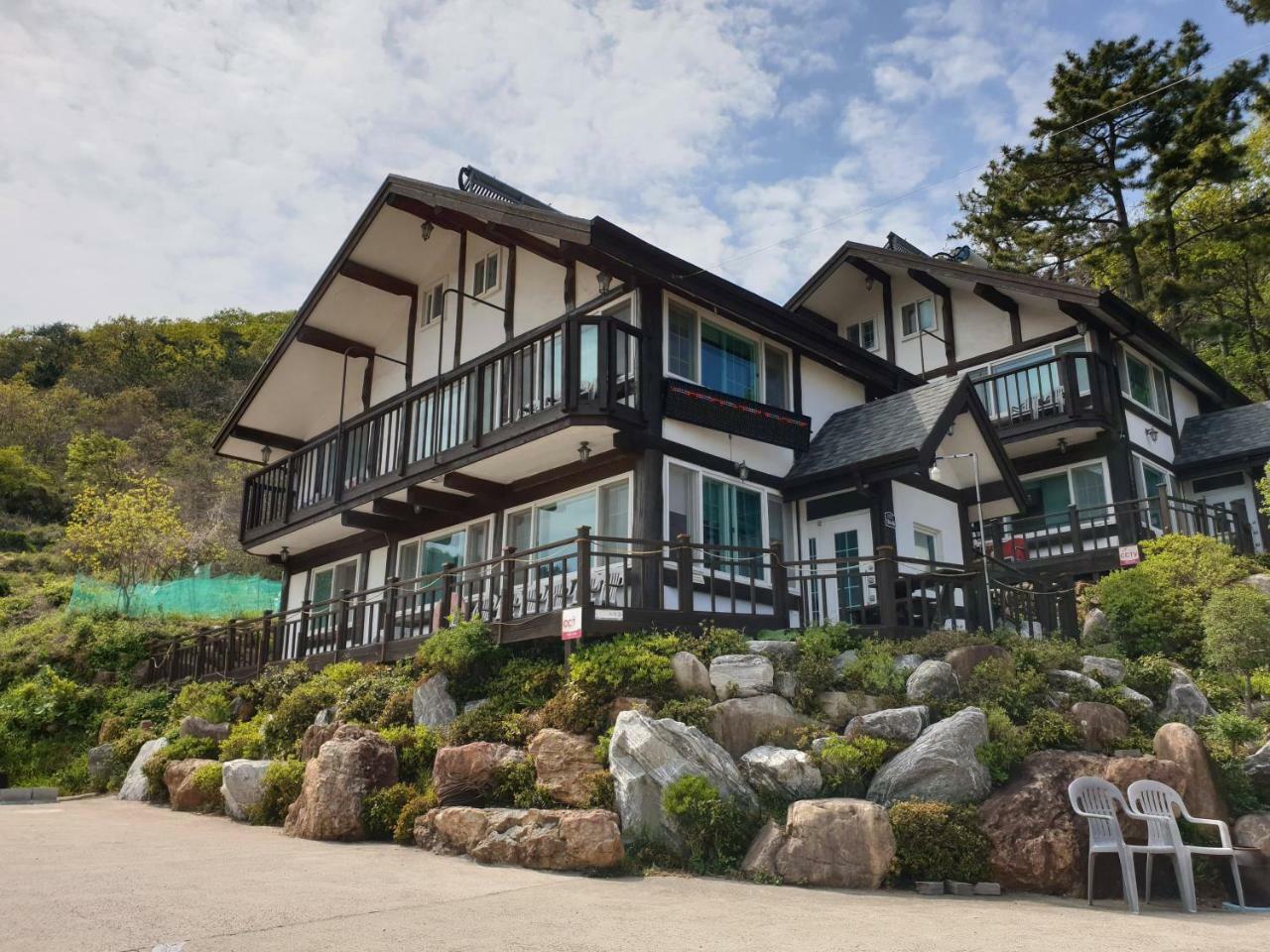 Tongyeong Yehyang Pension Esterno foto